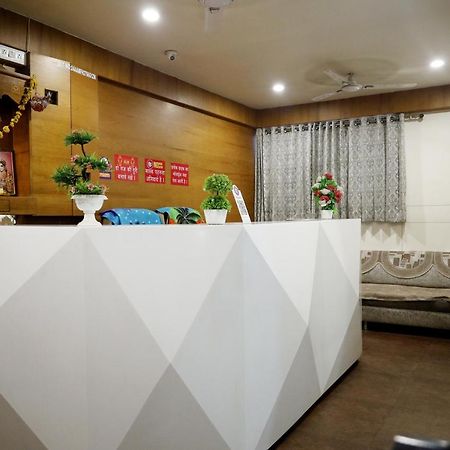 Hotel Madhav Villa Αχμπανταμπάντ Εξωτερικό φωτογραφία